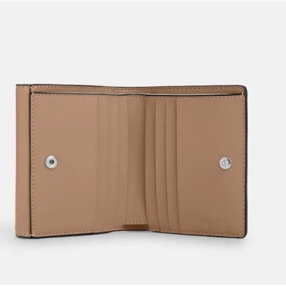 Coach Eliza Small Tan Leather Wallet NWOT - Picture 4 of 10